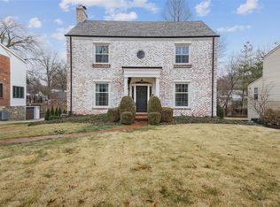 12 Enfield Rd, Saint Louis, MO 63132