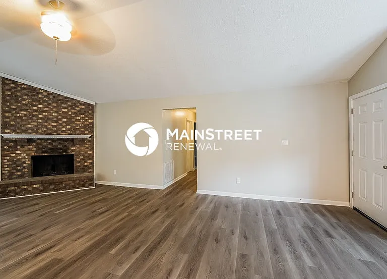 1729 Tall Oak Cir — Photo 2