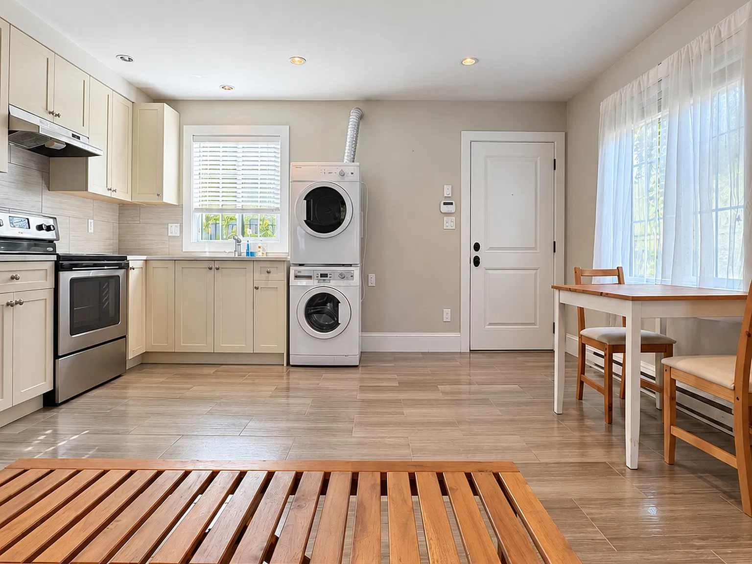 1 bed, 1.5 bath, 550 sqft, $2,299 — Photo 4