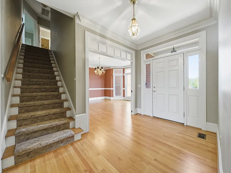 10 Hickory Hall Ct — Photo 17