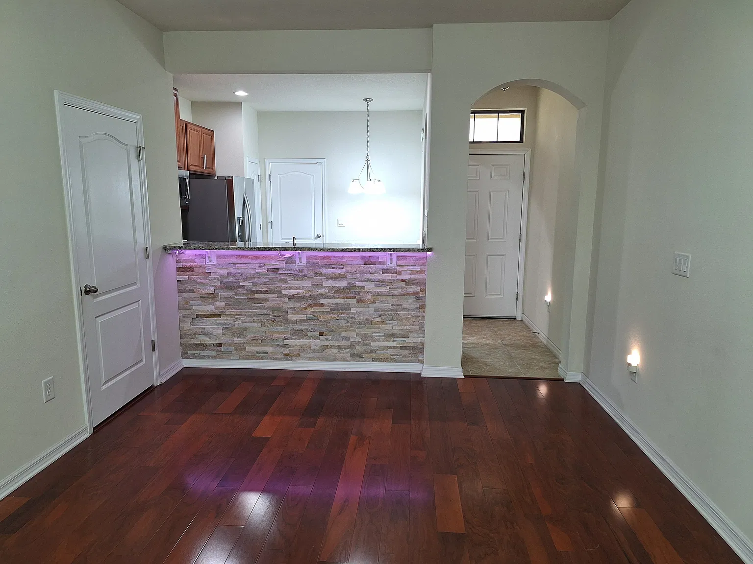 3 bed, 2.5 bath, 1698 sqft, $3,400 — Photo 1