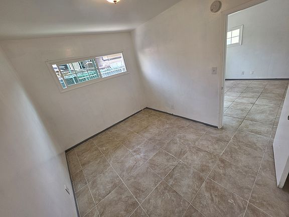 4th image of 12521 York Ave APT C