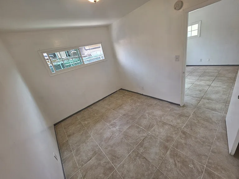 12521 York Ave #C — Photo 4