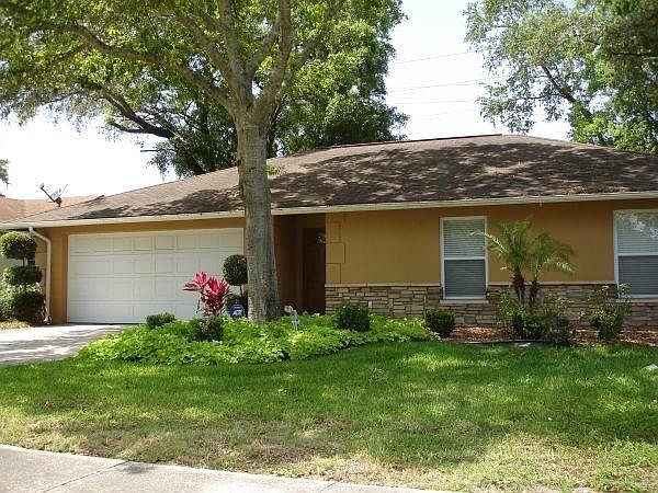 1st image of 114 Arbor Dr E