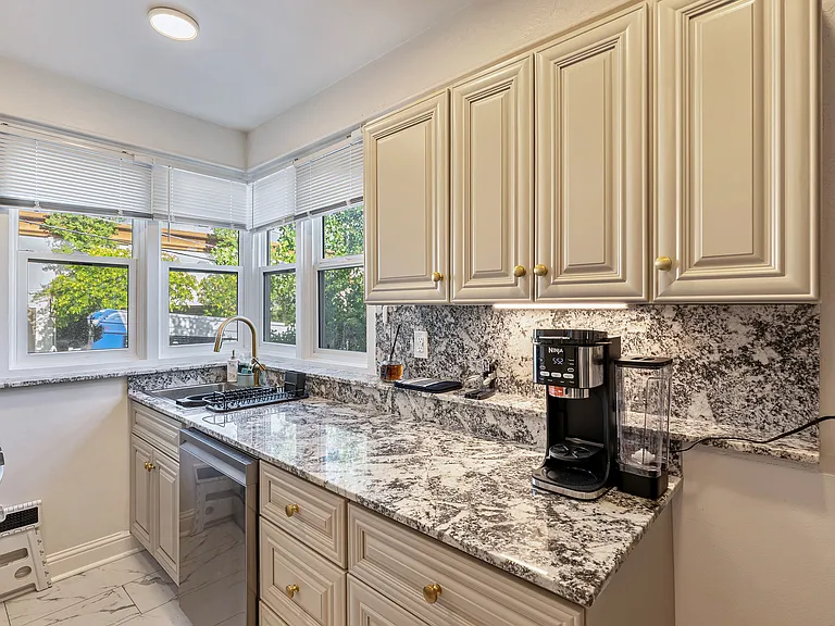 271 E St #1-2 — Photo 9