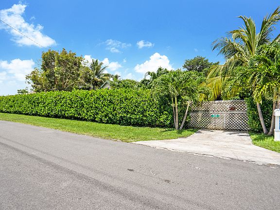 Exterior private settings. Huge half acre compound.