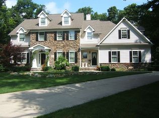 9110 Trish Ln, Chardon, OH 44024