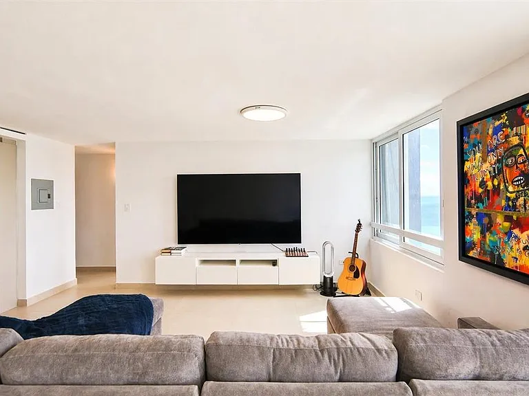 Waldorf Tower Ave. Isla Verde #804 — Photo 7