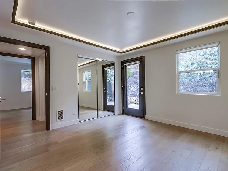 2550 Gregory Dr — Photo 36