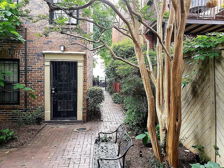1725 20th St NW #E2 — Photo 2