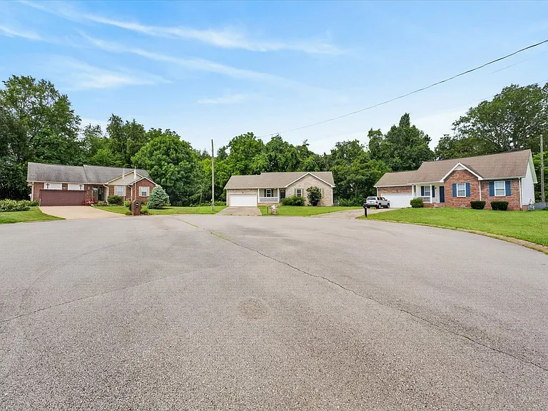 3171 Buckhorn Ct — Photo 2
