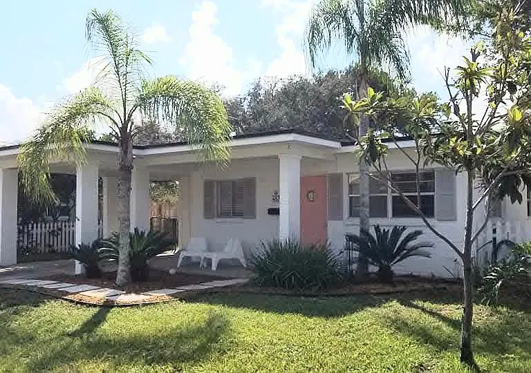 457 Hopkins St — Photo 2