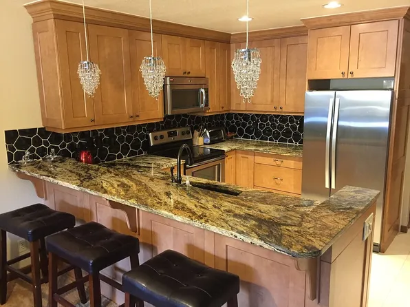137 Benchmark Rd #211, Avon, CO 81620