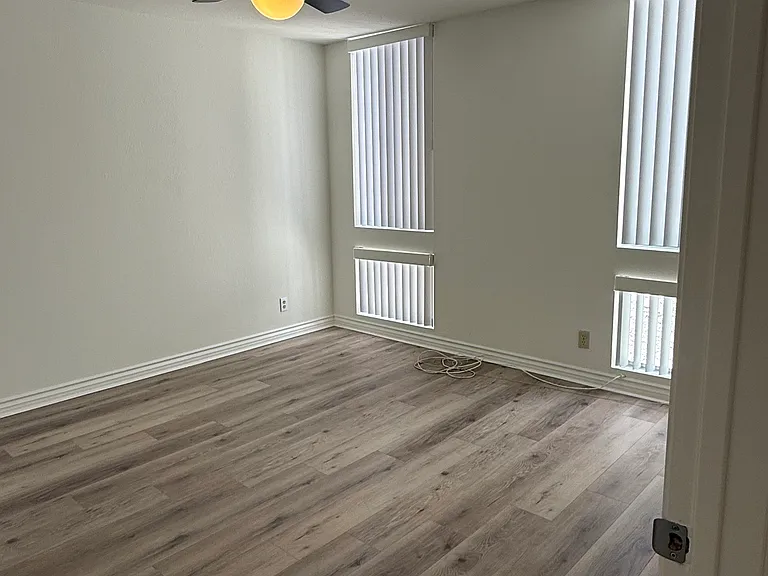 1751 S Bentley Ave #7 — Photo 13