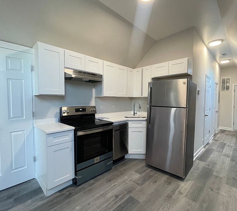 1st image of 2917 W Cermak Rd #4F