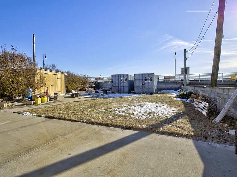 670 W Broadway #2 — Photo 22