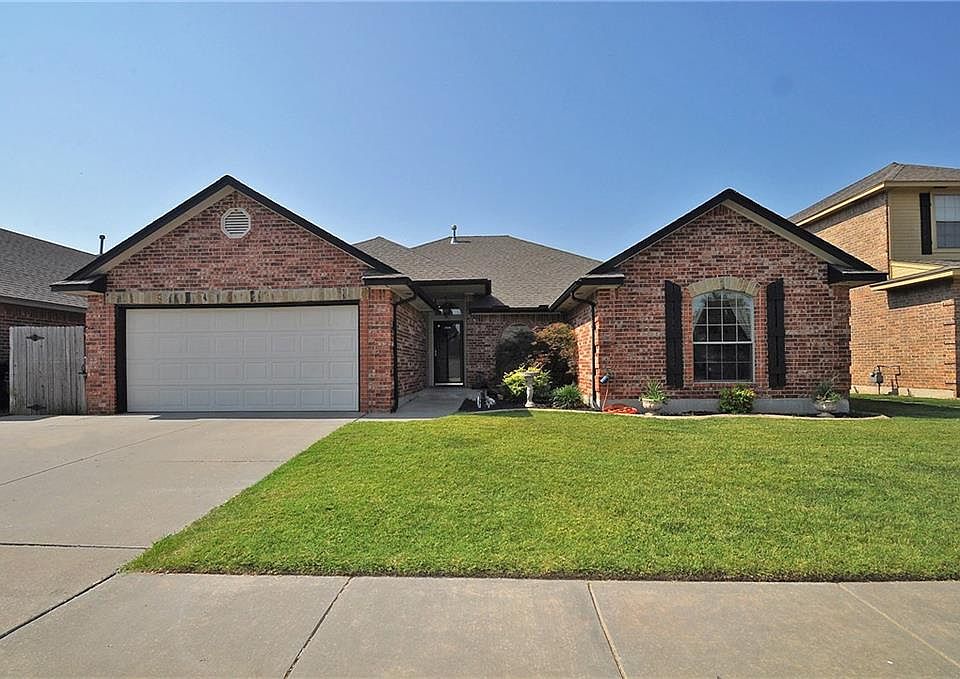 1st image of 620 SW 164th Ter
