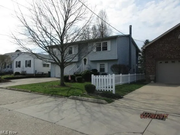 102 37th St, Vienna, WV 26105