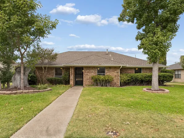 3815 Spring Hollow Dr, Carrollton, TX 75007