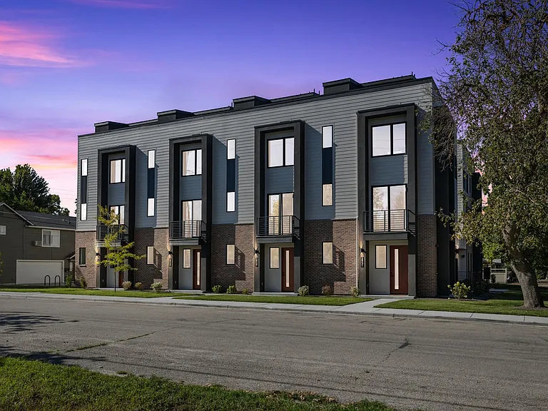 2931 W Jordan St — Photo 17