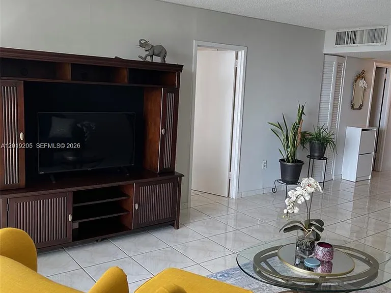 5701 Collins Ave #511 — Photo 7
