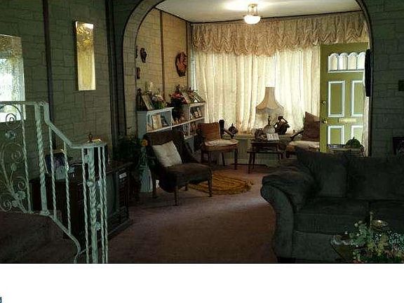 4th image of 5736 N Camac St
