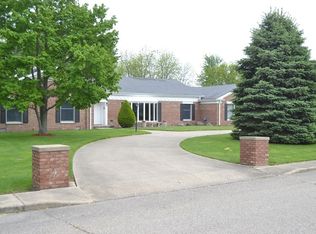 703 S Park Dr, Fowler, IN