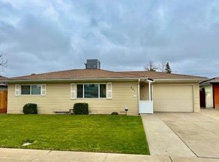 821 W Rialto Ave, Clovis, CA 93612