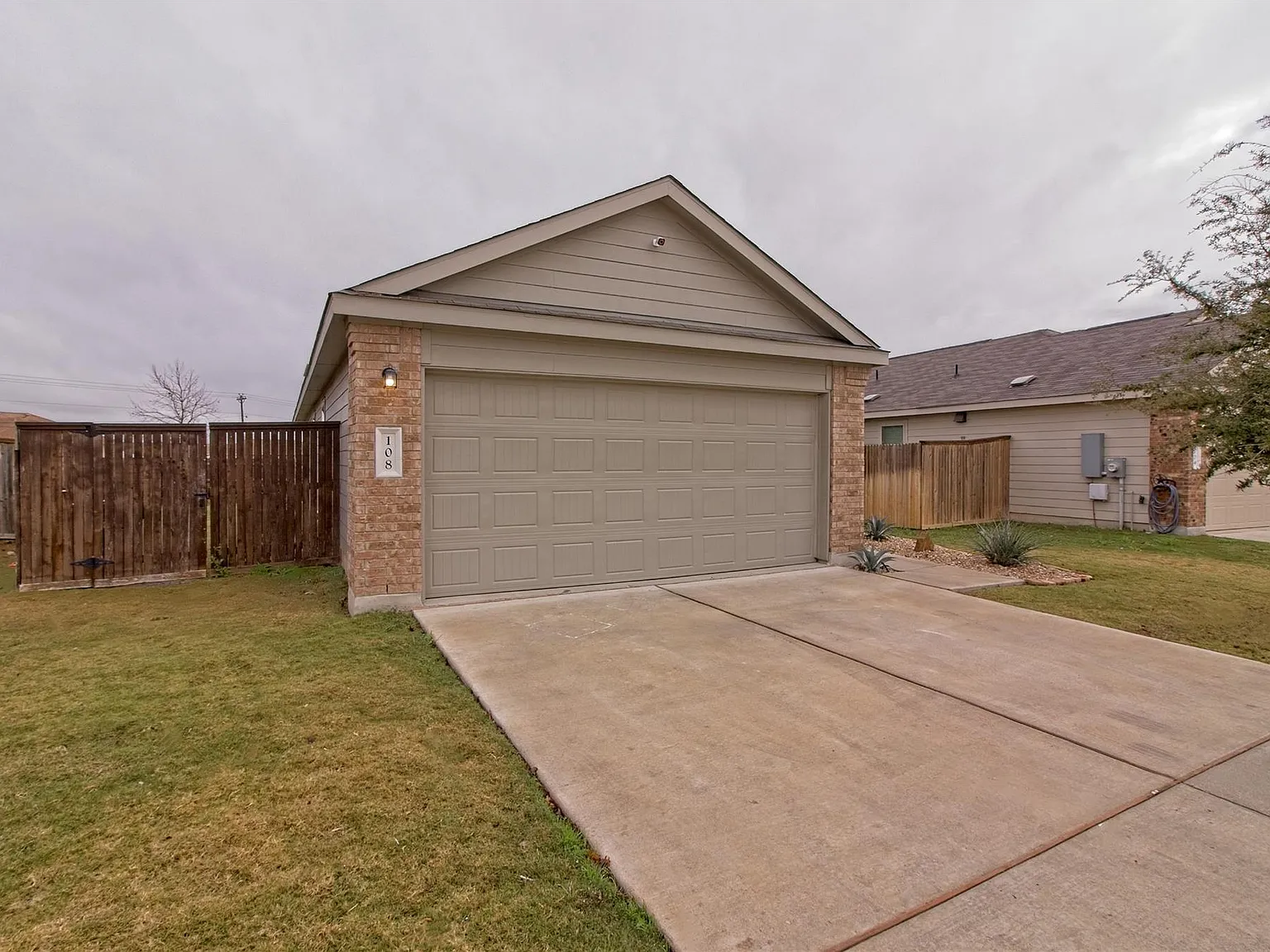 3 bed, 2.0 bath, 1417 sqft, $1,550 — Photo 4