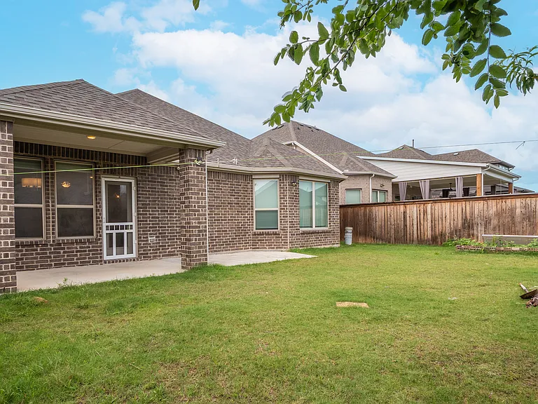420 Kirkham Dr — Photo 35