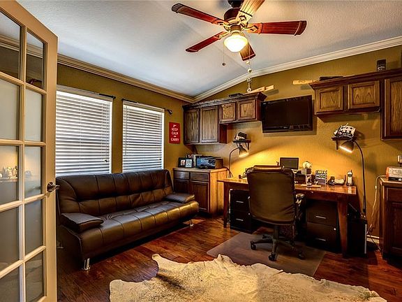 4th image of 102 Packer Dr