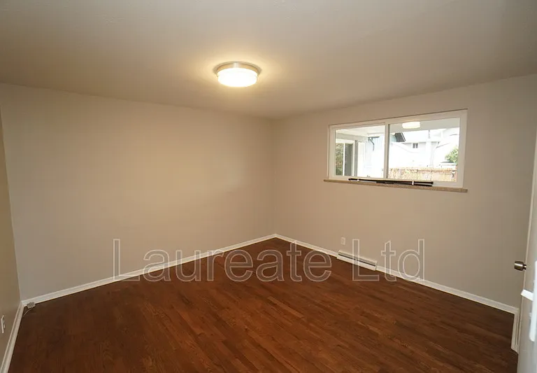 2258 W Maplewood Ave — Photo 9