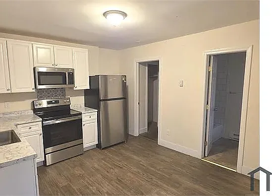 427 Pembroke St #A — Photo 2