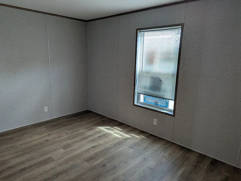 2130 N Brabant — Photo 13