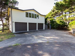 1277 Wavecrest Ln, Bandon, OR 97411