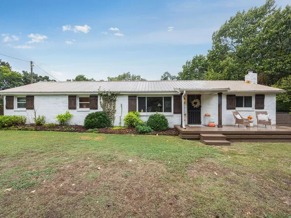 3031 N Adams Rd, Fayetteville, AR 72704