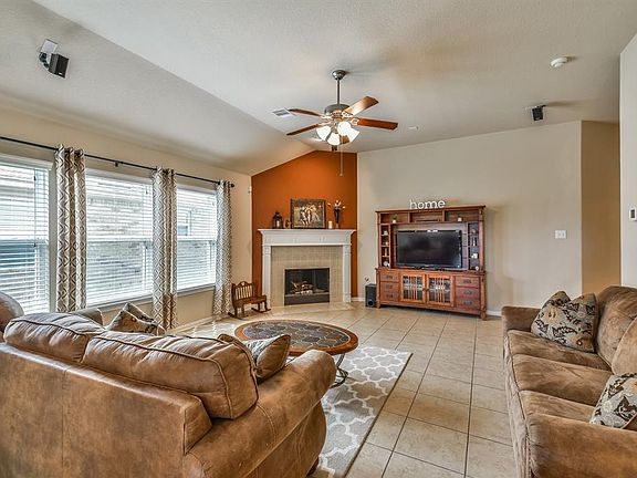 3rd image of 29919 Claycrest Ln