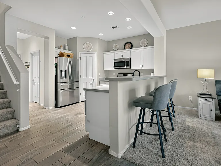 652 Brindle Dr — Photo 17