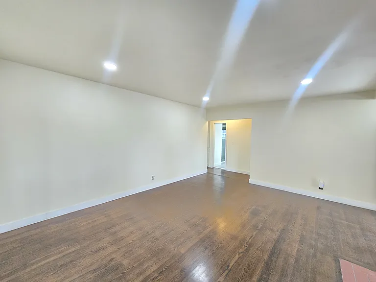 8154 Potter Ave — Photo 12