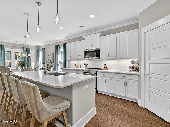 5th image of 447 Beaumont Oaks Drive