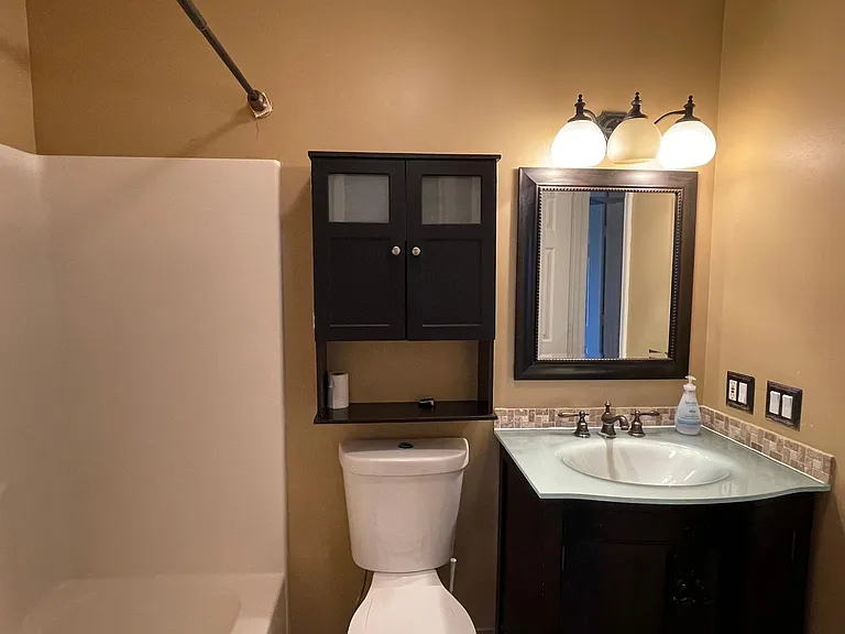 28 Woodbury Ave #4 — Photo 12
