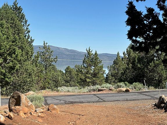 2nd image of 507-825 Castle Rock Rd