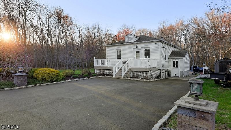 1st image of 131 Charles Rd