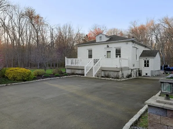 131 Charles Rd, Warren Twp., NJ 07059