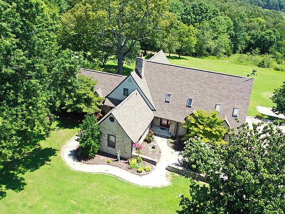 2nd image of 1046 Slick Rock Rd