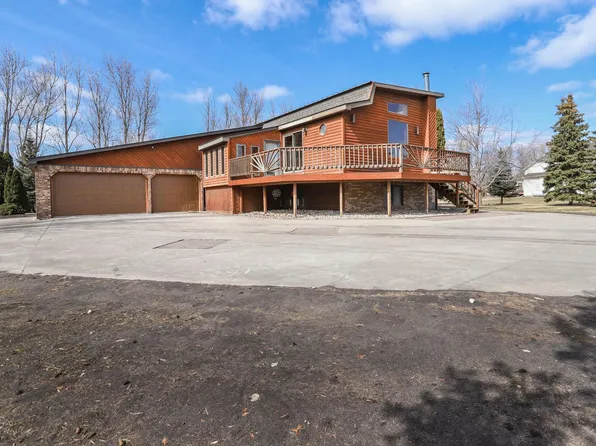 5621 33rd St S, Frontier, ND 58104