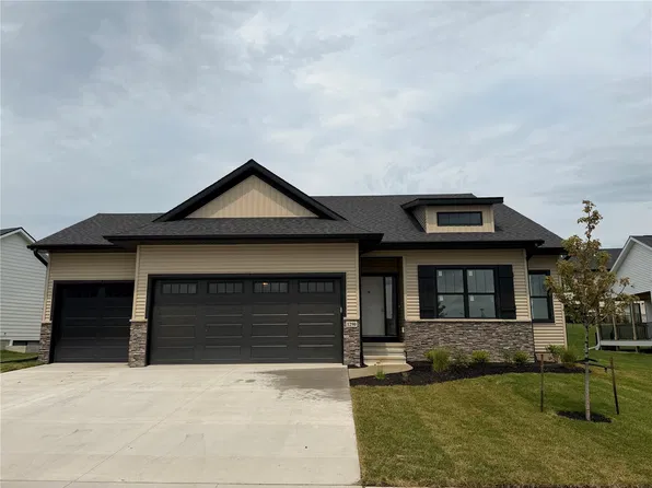 1290 Osage Ln, North Liberty, IA 52317