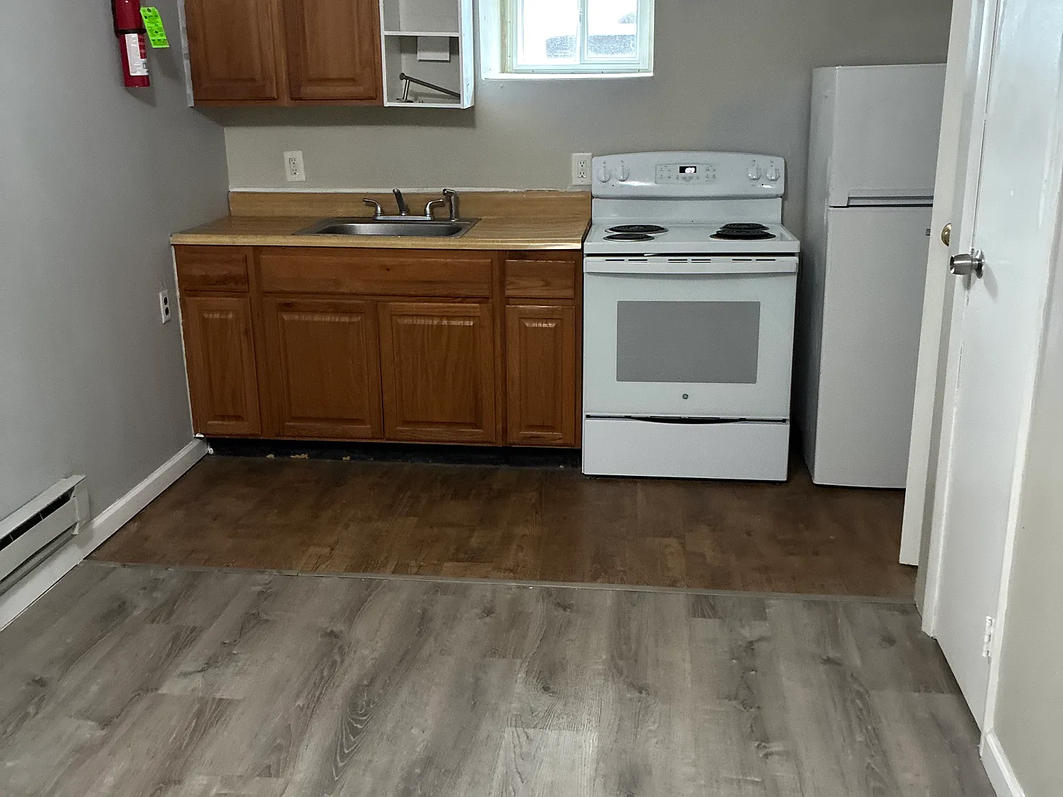 131 Wood St — Photo 2