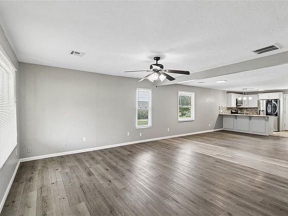 3rd image of 806 S 13th St