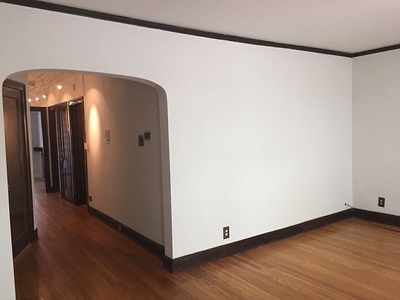3rd image of 2317 N Cambridge Ave APT 2S
